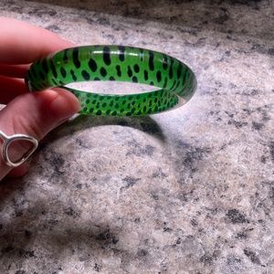 Splendette green leopard bangle